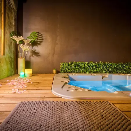 לינה וארוחת בוקר Castellas 3*