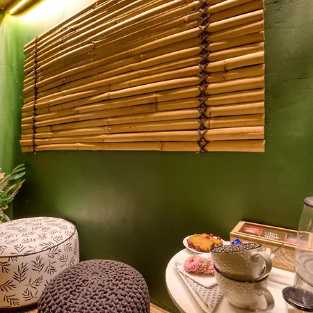 Castellas לינה וארוחת בוקר 3*