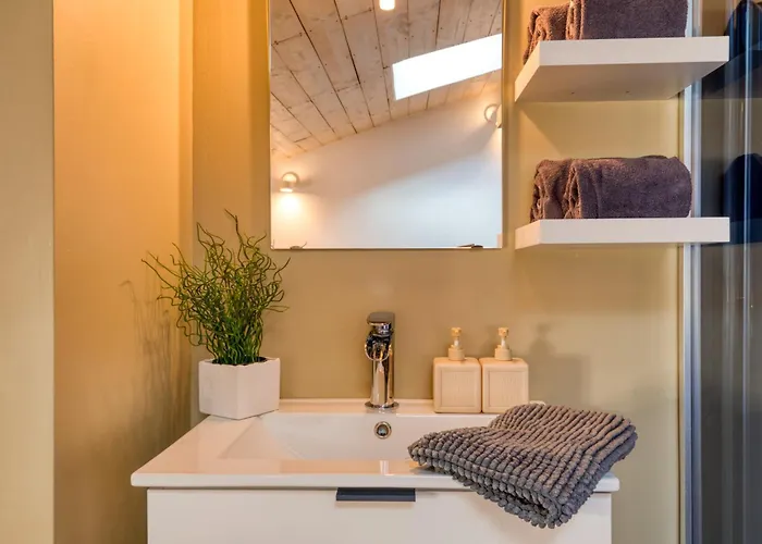 Castellas-alamaisondesophie Bed and breakfast